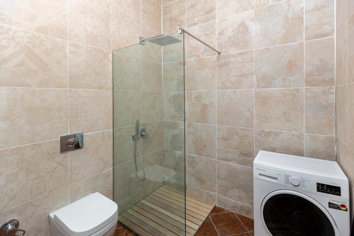 Stylish 2Br Apt In The Heart Of Old Τυφλίδα Εξωτερικό φωτογραφία